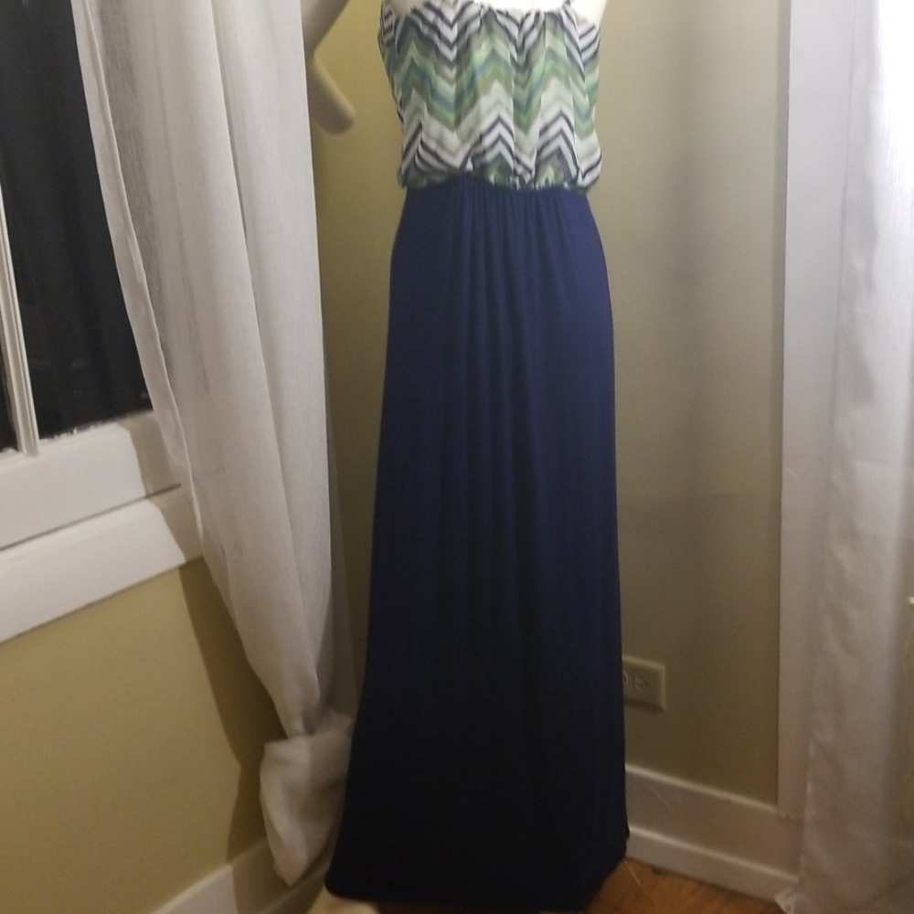 Dress - Picture 3 of 5